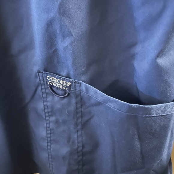 Cherokee scrubs top and bottom- matching set - Picture 4 of 9